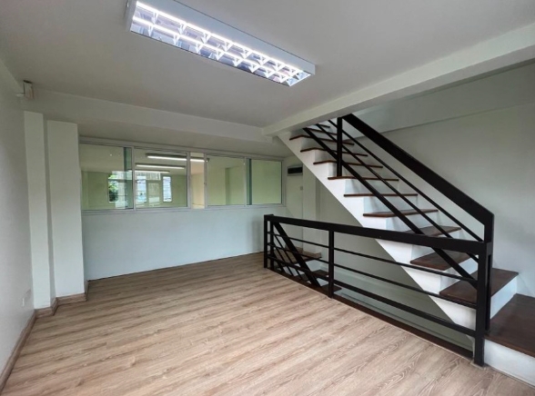 ให้เช่าอาคาร4 ชั้น ติดถนนรามคำแหง (ซอยมิสทีน) พื้นที่308 ตรม เหมาทำสำนักงาน หน้าร้าน