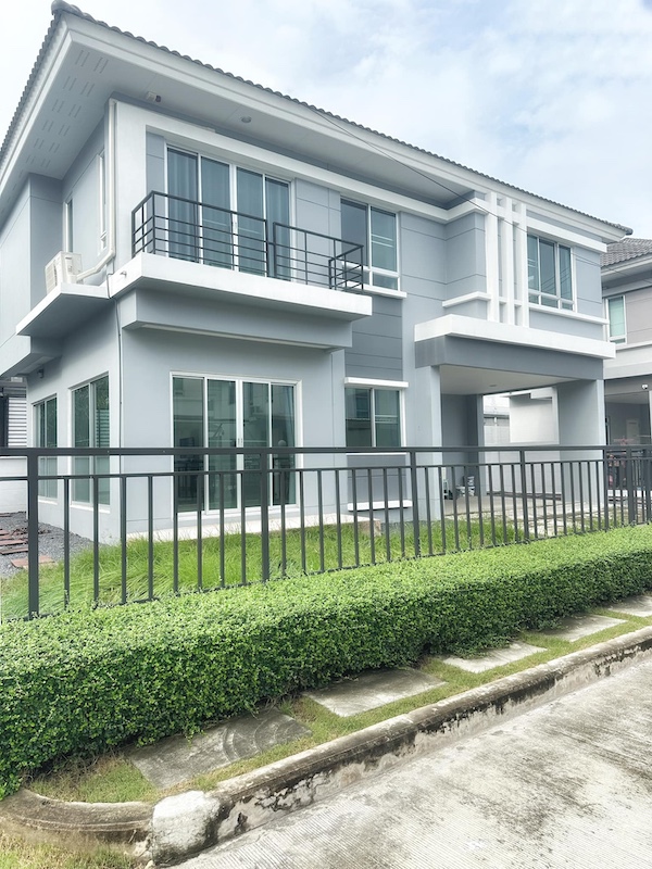 BH3014 ให้เช่าบ้านเดี่ยว ทำเลเด่นโครงการ ไลฟ์ บางกอกบลูเลอวาร์ด รามอินทรา ทำเลคุณภาพ รั้วโครงการติด chic republic รามอินทรา