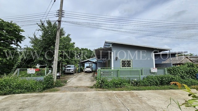 รหัสทรัพย์ : 5521บ้านเดี่ยวชั้นเดียว วนาสวรรค์ เขาใหญ่ - ปากช่องที่ตั้ง : ถ.นม.3052 ตำบลหมูสี อำเภอปากช่อง จังหวัดนครราชสีมา 30130รายละเอียดทรัพย์ - บ้านเดี่ยวชั้นเดียว 3 หลัง- ขนาดพื้นที่ 110 ตารางวา, พื้นที่ใช้สอยประมาณ 176 ตารางเมตร-  4 ห้องนอน, 3 ห้องน้ำ, รถยนตร์สามารถจอดได้ 2-3 คัน - บริเวณบ้านเป็นที่จอดรถ บรรยากาศดี มีการร้อมรั้วไว้ชัดเจน- ปัจจุบันเจ