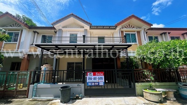 รหัสทรัพย์  5553ทาวน์เฮ้าส์ หมู่บ้าน พฤกษาวิลล์ 7 รังสิต - นครนายก คลอง 2 ปทุมธานีที่ตั้ง : ถนนรังสิต-นครนายก ตำบลประชาธิปัตย์ อำเภอธัญบุรี จังหวัดปทุมธานี 12130รายละเอียดทรัพย์- ทาวน์เฮ้าส์ 2 ชั้น, ขนาดพื้นที่ 18 ตารางวา- พื้นที่ใช้สอยประมาณ 98 ตารางเมตร- 3 ห้องนอน, 2 ห้องน้ำ, 1 ห้องนั่งเล่น- 1 ห้องทำงาน, ห้องครัวต่อเติมบิวอินท์- ต่อเติมหน้าบ้านเป็นระเบีย