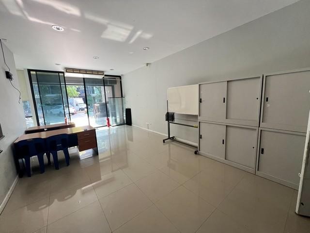 PB4555 ขาย Home Office ถนนรามคำแหง ซอยรามคำแหง178 โครงการ PLATINUM PLACE ติดถนนหลัก ใกล้รถไฟฟ้า 200 เมตร