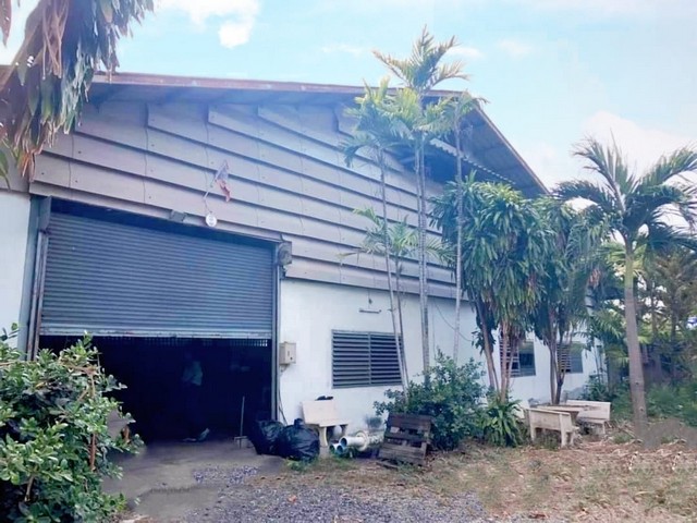 ขายโรงงานและสำนักงานชลบุรี ????บนเนื้อที่ 2 ไร่ 5 ตารางวา  ????ห่างจากถนนบาสพาสเพียง 180 เมตร