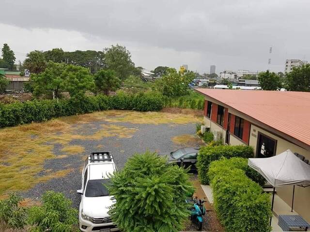 ให้เช่าที่ดินพร้อมสิ่งปลูกสร้าง 1ไร่ 2งาน87.7ตร.ว. ซอยท่าอิฐ 12 อ.ปากเกร็ด นนทบุรี  ใกล้ Denla internationnal school