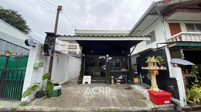 ขายทาวน์เฮ้าส์ใกล้มหาวิทยาลัยเชียงใหม่ ขนาด 31.30 ตร.ว. พื้นที่ใช้สอย 128 ตร.ม. มี 2 ชั้น 3 ห้องนอน 4 ห้องน้ำ ทำเลดีมากใจกลางเมืองเชียงใหม่ ใกล้มหาวิทยาลัย ห้างสรรพสินค้า ร้านอาหาร สามารถเดินทางไปสนามบินได้เพียง 10 นาที ขาย 6,500,000 บาท(รหัสทรัพย์ Th-651228-0005)Contact Us+66 (0)88 268 2000info@acuterealtyconsultant.comLine Official : http://lin.ee/N9TaR0qAdd friend : acuterealtychiangmaihttps://www.acr-partner.com