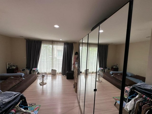 ขายบ้านทาวน์โฮม 3ชั้น เกษตร-นวมินทร์ 180 ตร.ม. 6.9 ล้านบาท