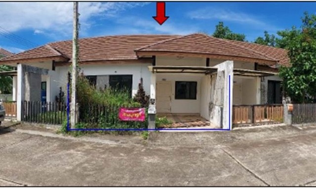   Code ID : PGSKA-LB-A-650019  ราคา  1,500,000  บาท ▸ เนื้อที่ 24.30 ตร.ว   พื้นที่ใช้สอย 80.4 ตร.ม.  * 2 ห้องนอน 2 ห้องน้ำ   * 1 ที่จอดรถ   บ้านหันไปทางทิศตะวันตกเฉียงใต้  พิกัดทรัพย์ : https://maps.app.goo.gl/U5mGAtCGqTtbKSG79  สถานที่ใกล้เคียง ▸ใกล้  โรงพยาบาลสิงหนคร ▸ใกล้  ตลาดสดหน้าเมืองสิงหนคร ▸ใกล้  PTT Station ปตท.หัวเขาแดง  ▸ใกล้  หาดบางหอย  สอบถามเพิ่มเติม / นัดชม โทร. 097-419-5982(พลอย) โทร. 096-932-4624(ออมสิน) Line : @panaya (มี@ด้านหน้า)  ปรึกษาสินเชื่อฟรี One Stop Serv