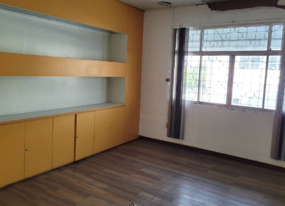 ให้เช่าโกดัง 1,200 ตร.ม. ซอยอุดมสุข 37 สุขุมวิท 103  ใกล้ทางด่วนบางนา สุขุมวิท 62