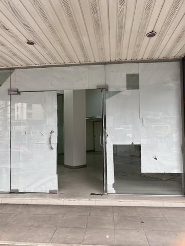 BS1445ให้เช่าพื้นที่ชั้น 1 ขนาด 80 ตรม.ย่านรองเมือง ไม่ไกลจากสยามสแควร์ ห่างBTSสนามกีฬา 1.3 kmรหัสประกาศ BS1445ค่าเช่า 60,000 บาท ประกัน 3 เดือน ล่วงหน้า 1 เดือนติดต่อ : คุณพร 0938091444 (เบอร์นี้แอดไลน์ได้คะ),โทร 0939833259ID Line : henghengpaulaหรือAdd Line : https://line.me/ti/p/OJD66Ug_1Oให้เช่าพื้นที่ชั้น 1 ขนาด 80 ตรม.ย่านรองเมือง ไม่ไกลจากสยามสแควร์ ห่างBTSสนามกีฬา 1.3 kmมีห้องน้ำ 1 ห้อง มีที่จอดรถด้านหน้า 2-3 คัน ริมถนนจอดได้เหมาะทำเป็น