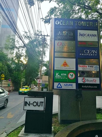  สนใจติดต่อ-นัดชมคุณโจ้ 096-839-8888Line ID : joeinfin#ออฟฟิศ #สำนักงานให้เช่า‼️ตรงข้ามศูนย์ประชุมแห่งชาติสิริกิติ์  ใกล้ BTS อโศก, MRT สุขุมวิท  ขนาดใหญ่ ชั้น 12 ใจกลางเมือง- พื้นที่ใช้สอยสำนักงาน รวมมากกว่า 280 ตร.ม.- พร้อมกั้นห้องประชุม ห้องผู้บริหาร สภาพพร้อมใช้งาน- บรรยากาศดี #กระจกพาโนรามา #วิวสวนเบญจกิติ-- เครื่องปรับอากาศครบทุกห้อง- ห้องน้ำ 4 ห้องแยกชายหญิง- ที่จอดรถ VIP 3 คัน- เช