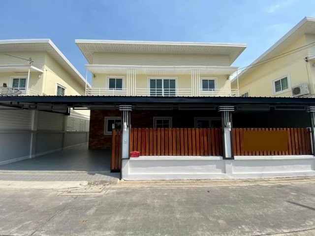 TEL :088-559 5199 คุณเอLine: https://line.me/ti/p/C0eGe0whLXขายบ้านเดี่ยว พิกัด บ้านปึก สุขุมวิท มิตรสัมพันธ์18เดินทางสดวก ใกล้ตลาดจตุจักร ชลบุรีราคาเพียง 4,290,000 บาทฟรีค่าโอน พื้นที่ 63 ตารางวา 4 ห้องนอน 3 ห้องน้ำ 1 ห้องครัว2 ห้องน้ำ- บ้านใหม่มือ1 - ฟรีต่อเติม แอร์ เครื่องทำน้ำอุ่น บิ้วครัว T : A2