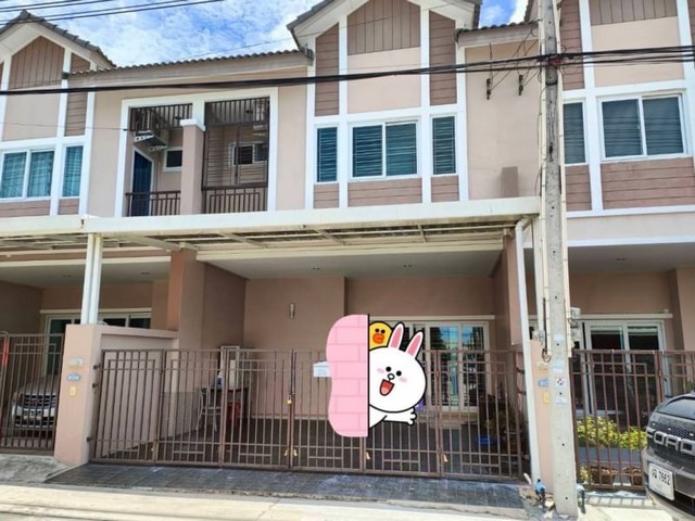 TEL :088-559 5199 คุณเอLine: https://line.me/ti/p/C0eGe0whLXให้เช่า ขายบ้านทาวน์โฮม 2 ชั้น หลัง ม.เกษตร - ศรีราชา หมู่บ้าน เซนสิริสปอร์ตทาวน์ อ่าวอุดมราคาเช่า 13,000 บ/ดมัดจำ 2 เดือน - ล่วงหน้า 1 เดือนราคาเพียง 2.69 ล้านบาทค่าโอน 50/50พื้นที่  24 ตารางวา3 ห้องนอน 3 ห้องน้ำจอดรถได้ 2 คัน ของแถม- แอร์ 3 ห้องนอน- เฟอร์นิเจอร์ตามภาพ- ถังสำรองน้ำ- ปั้มน้ำ- เหล็กดัด มุ้งลวด- ต่อเติมหน้าบ้าน-หลังบ้านT : A2