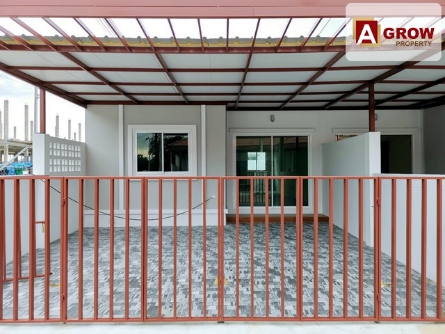โครงการบ้านบูรพา พานทอง โครงการบ้านใหม่ (NEW HOME) ทาวน์โฮมชั้นเดียว เน้นหน้าบ้านกว้างถึง 5.5 เมตร จอดรถในบ้านได้ถึง 2 คัน