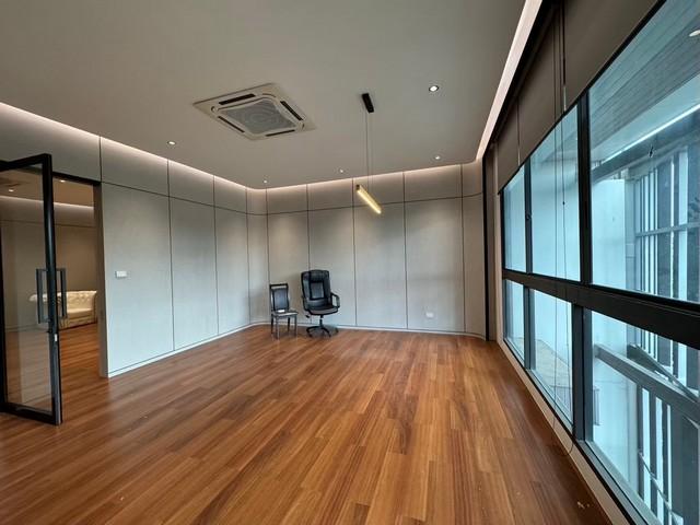 ให้เช่าออฟฟิศ ถนนบางนา-ตราด กม.5 โครงการ the pretium bangna  เนื้อที่ดิน 68 ตรว พื้นที่ใช้สอย 920 ตรม 12 ห้องน้ำ 12 ห้องใช้งาน