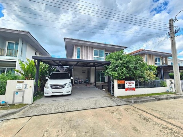 ขายบ้านเดี่ยว 2 ชั้น หมู่บ้าน คณาสิริ-ศาลายา(แสนสิริ)ขนาด 50 ตร.วา ขายต่ำกว่าทุนที่ตั้ง ถนนสำเร็จพัฒนาการ ตำบลศาลากลาง อำเภอบางกรวย จังหวัดนนทบุรี รายละเอียด- ขายบ้านเดี่ยว 2 ชั้น- เนื้อที่ดิน 50 ตร.วา พื้นที่ใช้สอย 130 ตร.ม- 3 ห้องนอน 2 ห้องน้ำ - 2 ห้องครัว 1 ห้องรับแขก- จอดรถในบ้าน 2 คัน - ต่อเติมเทอเรสหน้าบ้าน - มีสวนหย่อม ในโครงการต้นไม้ร่มรื่น เงียบสงบ สิ่งอำนวยความสะดวก