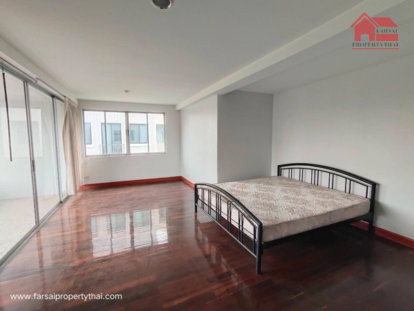 ให้เช่าบ้านเดี่ยว 4ชั้น (ตกแต่งใหม่ทั้งหลัง) เนื้อที่ 168.4วา 10ห้องนอน 8ห้องน้ำ ถนนพระราม 9ซอย17 ราคาเช่า 80,000 บ/ด