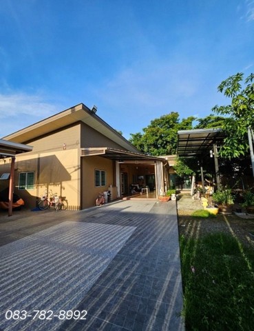 ขายบ้านในอำเภอวังน้อย อยุธยา บ้านสวนสไตล์โมเดิร์น บนทำเลทอง เดินทางง่าย ใกล้สิ่งอำนวยความสะดวก เจ้าของขายเองขายราคา 4,500,000 บาทขนาด 160 ตารางวามีห้องนอน 3 ห้อง  ,ห้องน้ำ 4 ห้องห้องโถงใหญ่ 1 ห้อง , ห้องพระ 1 ห้อง ห้องทำงาน 1 ห้อง ห้องครัว 1 ห้อง ห้องเก็บของ 1 ห้อง ,ห้องเสื้อผ้า 1 ห้อง จอดรถ 3 คัน มีซุ้มนั้งเล่นหน้าบ้าน มีแอร์ 4 ตัว เครื่องทำน้ำอุ่น 3 เครื่องที่ตั้ง ตำบลข้าวงาม �