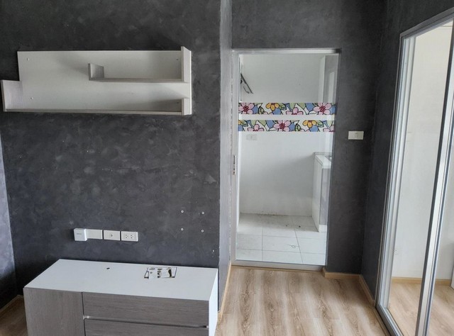 ขายคอนโดมือสองจอมทอง กรุงเทพ โครงการ PRESENT EKACHAI