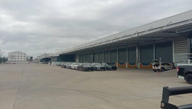 ให้เช่าโกดังเขตฟรีโซน พร้อมใช้งานทันที 5310 ตารางเมตร  ต ปลวกแดง  อ.ปลวกแดง  ระยองรหัส TTR 1823โรงงาน โกดัง ตั้งอยู่ในเขตฟรีโซน ในนิคมอุตสาหกรรม ในจังหวัดระยองอยู่ในเขตฟรีโซน ผู้เช่าสามารถขอรับสิทธิพิเศษด้านภาษีสำหรับการนำเข้าและส่งออกใกล้เคียงกับนิคมอุตสาหกรรมอื่นๆที่อยู่ในละแวกถนนหมายเลข 33142 กิโลเมตร หรือ 51 นาที to ไปแหลมฉบังพื้นที่ใช้สอย: 5310 ตร.ม. ออฟฟิศ 164 sqm ห้อ