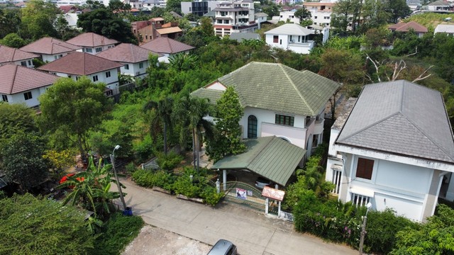 บ้านเดี่ยว ลาดปลาเค้า 14  พื้นที่ 101 ตร.ว. ทำเล ลาดพร้าว วังหิน บ้านสวย ทำเลดี พร้อมอยู่อาศัย.ราคาเพียง 15000000 บาท ประเภท    :  บ้านเดี่ยวความสูง    :  2 ชั้นโครงการ  :  -ที่ตั้ง         :  ซอยอัศวิน ถนนลาดปลาเค้า 14  แขวงจรเข้บัว เขต(บางกะปิ)ลาดพร้าว กรุงเทพมหานคร 10230เนื้อที่ดิน   :  101 ตร.ว.พื้นที่ใช้สอย  :  300 ตร.ม.จำนวนห้อง  :  4 ห้องนอน 3 ห้องน้ำ 1 ห้องนั่งเล่น 1 ห้องครัว  2ที่จอดรถตกแต่ง     :  -ทิศหน้าทร�