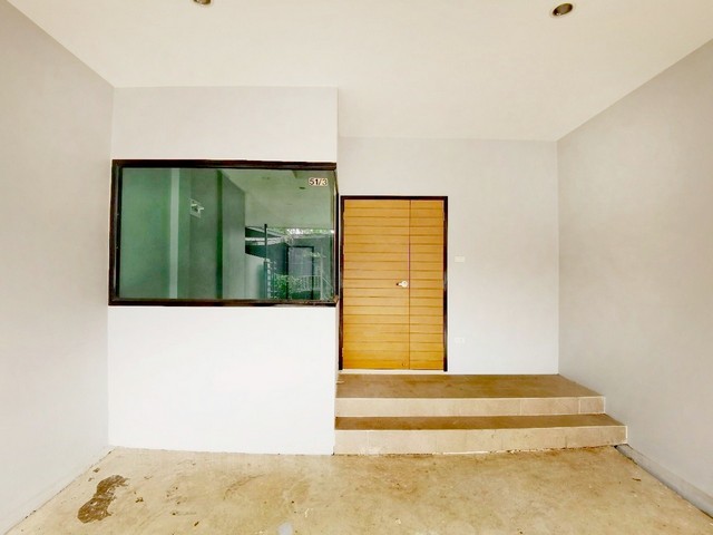 ทาวน์โฮม 3ชั้น ราชพฤกษ์ บางรักน้อย 4 นอน 4 น้ำ บ้านกว้างขวาง เดินทางเข้า-ออกสะดวก พร้อมอยู่