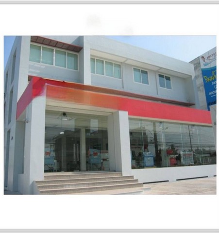 WR1022 ให้เช่า โชว์รูม  สำนักงาน ร้านอาหาร เป็นอาคารพาณิชย์ 3 ชั้น ถนนลาดกระบัง สอบถามรายละเอียดเพิ่มเติม ติดต่อ : คุณหญิงโทร : 064-345-9870Line : 0643459870 /คลิกที่นี่  https://line.me/ti/p/Xogs_U3_3SPL. Real Estate BrokerWR1022 ให้เช่า โชว์รูม  สำนักงาน ร้านอาหาร เป็นอาคารพาณิชย์ 3 ชั้น ถนนลาดกระบังพื้นที่ 380 ตารางวา พื้นที่ใช้สอย 1,000 ตารางเมตร ลักษณะเป็นอาคารพาณิชย์ 3 ชั้นหน้ากว้าง ประมาณ 31 เมตร ด้านหลังมีที่จอดรรองรับใก�