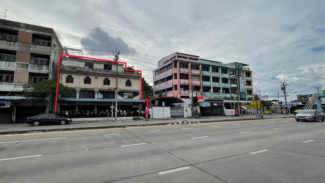 ขายบ้านเดี่ยวติดถนนพิบูลสงคราม 3 ชั้นครึ่ง ใกล้ซอยพิบูลสงคราม 9 บ้านสวยพร้อมอยู่ เหมาะค้าขาย อยู่อาศัย ทำเลดีมาก