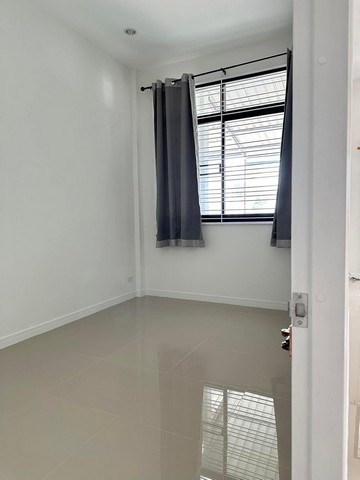 ให้เช่าทาวน์เฮ้าส์ กรอกยายชา ระยอง   ราคาเช่า 6,500/เดือน *ประกัน2เดือน+ค่าเช่าล่วงหน้า1เดือน