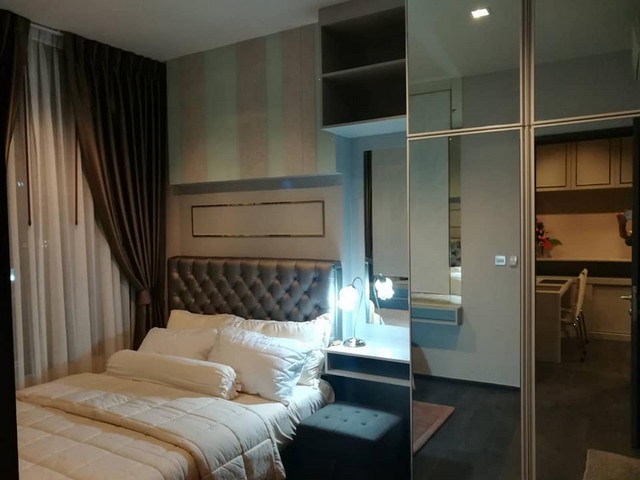 Edge Sukhumvit 23 comfortable quiet private 12th floor BTS Asoke
