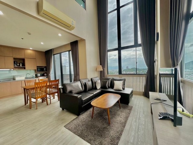 TEL :088-559 5199 คุณเอLine: https://line.me/ti/p/C0eGe0whLXห้องพร้อมปล่อยเช่า เดอะ สกาย ศรีราชา ชลบุรี ห้องมุม ห้องสวย ตกแต่งพร้อมเข้าอยู่ ราคาเช่า 27,000.-/เดือนสัญญารายปีDuplex room ขนาด 72 ตารางเมตร1 ห้องนอน 2 ห้องน้ำ 1 ครัว และ ที่จอดรถสถานที่ใกล้เคียง- ใกล้อิออลมอลอัสสัญชัญ- โรบินสันศรีราชา- เซ็นทรัลศรีราชา-โรงพยาบาล- เครื่องใช้ไฟฟ้าครบ- เฟอร์นิเจอร์บิวท์อินครบสิ่งอำนวยความสะดวก - รักษาความปลอดภัย 24 ช