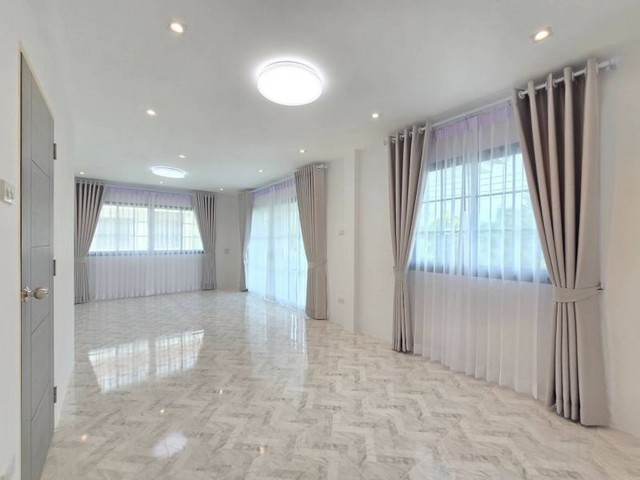 ให้เช่าอาคารบนเนื้อที่ 431 ตารางวา ซอยงามวงศ์วาน 9 อาคารสร้างเต็มพื้นที่ เหมาะทำโกดัง หรือ โรงงาน ใกล้ทางด่วน , เดอะมอลล์งามวงศ์วาน