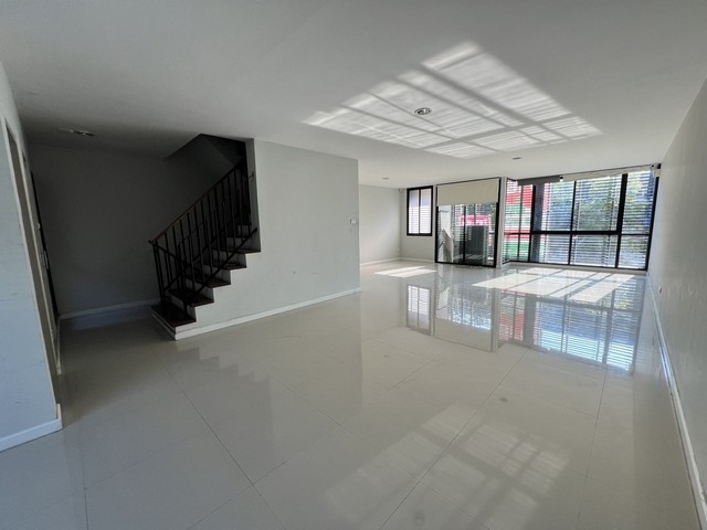 ให้เช่า Home Office 4 ชั้น โครงการ PLATINUM PLACE รามคำแหง 178 ทำเลดี ติดถนนหลัก ใกล้รถไฟฟ้า 200 เมตร