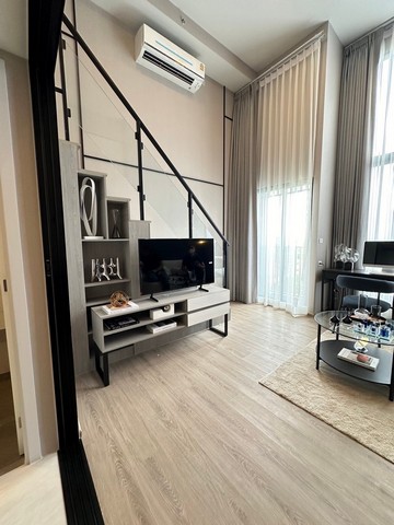 Sub1169ขายดาวน์ ด่วนนน Origin plug and play Nonthaburi station.ชั้น 20 วิวฝั่งแม่น้ำ เจ้าพระยาขายเพียง  200,000 บาท  เท่านั้นคะ ไม่เอากำไร !! เจ้าของมีความจำเป็นต้องไปทำงานต่างประเทศคะ  คอนโด Origin plug and play Nonthaburi station.เป็น ห้อง 2 ชั้น  / Bedroom duo space  1 ห้องนอน 1 ห้องน้ำ ขนาด 32 ตรม.ห้องเพดาน สูง 4.2 เมตร !! โปร่ง สวย แบบ Duplex อยู่ชั้น 20 วิวฝั่งแม่น้ำ เจ้าพระยา ห้องอยู่ ตำแหน่งสวย **ไม่ติด ห้องขยะ **ไม่ตรงกับบันไดหนีไฟ ราคาห้อง หน้า