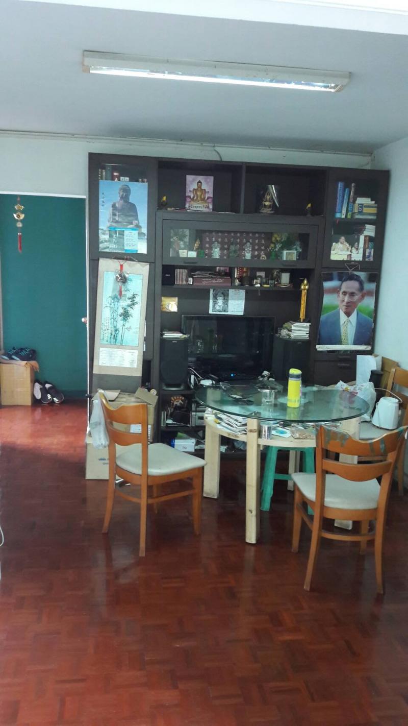 คอนโด ขายด่วน  3.9 ลบ Lake View Muang Thong Thani ตึก เจนีวา 2  3นอน2น้ำ  พร้อมเฟอร์  วิวทะเลสาบขายคอนโด Lake View Muang Thong Thani ตึก เจนีวา 2ขนาดพท . 97 ตรม ชั้น 193นอน 2น้ำ 1 รับแขก   ชั้น19 มีระเบียงและหน้าต่างทั้งสองทิศ ลมและอากาศถ่ายเทดีจากห้อง เห็นทิวทัศน์งามของทะเลสาบเมืองทองและพระอาทิตย์ขึ้นและตกเฟอร์นิเจอร์พร้อมตู้เย็น ทีวีและเครื่องปรับอากาศติดต่อ แตง  โทร.0888 95 6161  ไลน์ : infiniteplusสิ่งอำนวยความสะดวก – 