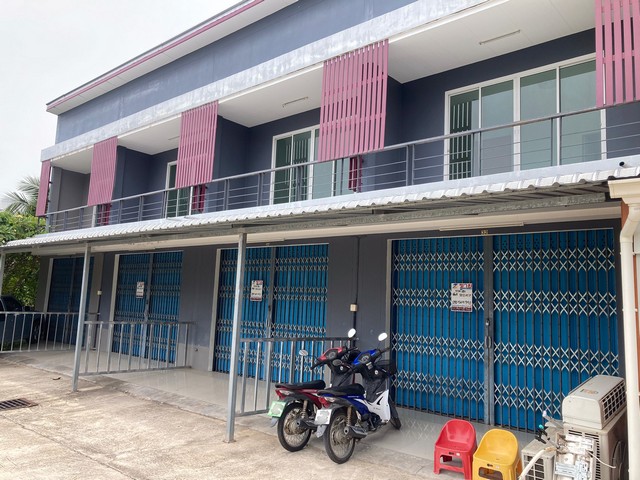 ขายด่วน ทาวน์เฮ้าส์-ทาวน์โฮม  2 ชั้น 2 นอน 3 น้ำ ซอยเมืองทอง  ติดถนนใหญ่ ถนนเอเชีย  หาดใหญ่ สงขลา  ZST196