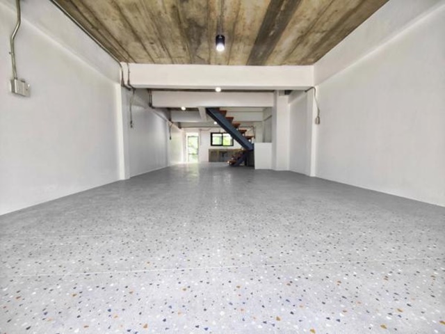 ทาวเฮาท์ใหม่ 3 ชั้น 2-3 นอน 2น้ำ ตลาดไนท์ พลาซ่า ปากช่อง 190ม  ติดลำตะคอง บิ๊กซี ปากช่อง เขาใหญ่ รร. รุ่งอรุณวิทยา ปากช่อง 1แอร์