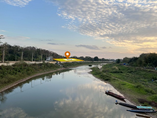 ขายที่ดินริมน้ำน่านใกล้สนามบินและตัวเมืองน่านเนื้อที่ 4-3-35 ไร่ ...หน้ากว้างติดถนนริมน้ำ 119 เมตร ...หลังติดเขา หน้าติดแม่น้ำ ข้างมีลำห้วยไหลผ่านตลอดปี น้ำไม่ท่วม อุดมสมบูรณ์ สาธารณูปโภค ถนน ไฟฟ้า ถึงที่ดินสถานที่ใกล้เคียง- สนามบินน่าน- โรงพยาบาลน่าน- โรงพยาบาลค่าย- ถนนน่าน-สันติสุข 295 เมตร- ราชมงคลล้านนาน่าน- ตลาดสดเชียงแข็ง- ตลาดสดเทศบาลน่าน- วัดภูมินทร์- วัดมิ่