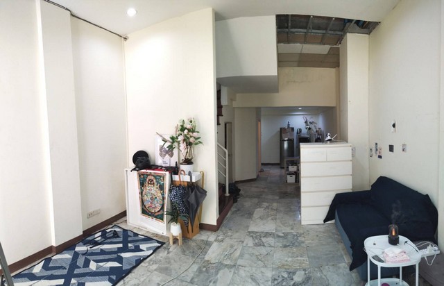 ขาย/เช่า​ บ้านสวย​ ทาวน์เฮ้าส์​ 3​ ชั้น​​ครึ่ง หมู่บ้านทาวน์อินทาวน์  ประดิษฐ์มนูธรรม​  ถ.อินทราภรณ์​ ใจกลางเมือง ใกล้ทางด่วน  ZB​066