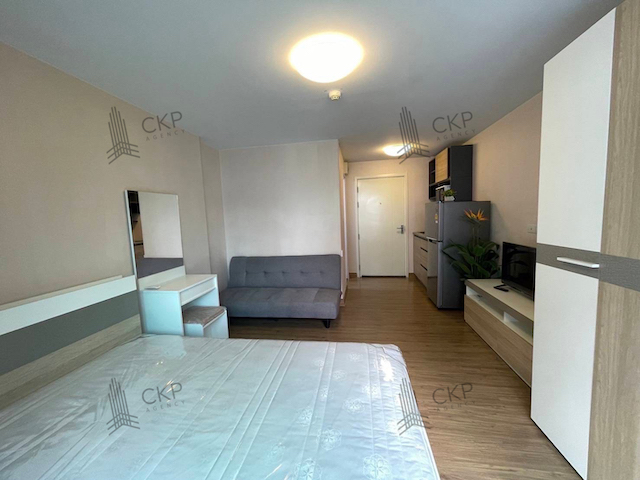 ขายพร้อมผู้เช่า คอนโด พลัมคอนโด พหลโยธิน 89 ใกล้ศูนย์การค้าและมหาวิทยาลัยต่างๆ ใกล้ถนนใหญ่ ต.ประชาธิปัตย์ อ.ธัญบุรี ปทุมธานี ติดต่อสอบถามได้ค่ะรายละเอียด (Description)- ขนาด 22.52 ตร.ม.- อยู่ชั้นที่ 8 อาคาร B- ห้องสตูดิโอ 1 ห้องน้ำการเดินทาง- ถนนพหลโยธิน  240 เมตร- ถนนเอกทักษิณ  1.4 กิโลเมตร- รถไฟสายสีแดง สถานีหลักหก  2 กิโลเมตร- ถนนรังสิต - ปทุมธานี  2.2 กิโลเมตรสถานที่ใกล้เคียง- แม็คโคร 