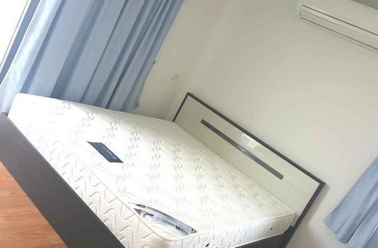 ให่เช่า บ้านเดี่ยว 3 ชั้น 5 ห้องนอน 4 ห้องน้ำเฟอร์นิเจอร์บางส่วน  มีสนามหญ้ารอบบ้าน สุขาภิบาล 5