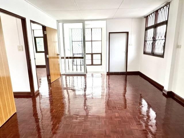 ให้เช่าโฮมออฟฟิศ 2 ชั้น พื้นที่ 405 ตรม.หลังมุม ย่านสุทธิสาร ลาดพร้าว 48