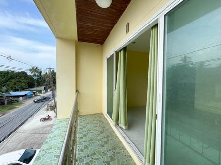 Koh Samui 2.5-Story Commercial Building – Ideal for Business, Great Price Lipanoi Road Koh Samui Thailand