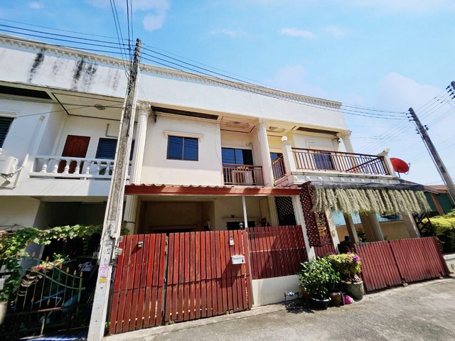 #ขายบ้านตัวเมืองบ้านสวน#ขายบ้านชลบุรี#ขายทาวน์​เฮ้าส์​ ในเมืองบ้านสวนชลบุรี????บนเนื้อที่​ 16​  ตรว????​ 2​ นอน​ 2​ น้้ำ​ 1​ ห้องทำงาน✴️เพียง​ 1.xxx.ลบฟรี​ โอน​ฟรีจำนองฟรี​ยื่นกู้????สถานที่​ใกล้เคียง????ใกล้ห้าง​เซ็นทรัล​ชลบุรีใกล้โรงพยาบาล​ชลบุรี,ใกล้ห้างโลตัส​ สถานที่ราชการใกล้โรงเรียนชลชายสนใจติดต่อ????081-4590982​ ลฎา????098​-9955449AddLine​ID​: ladapa23ดูทรัพย์​เพิ่มกด????https://www.facebook.com/profile.php?id=1000635395311