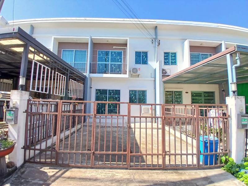 ขายทาวน์โฮม 2 ชั้น หมู่บ้าน โนโววิลล์ ลำลูกกา คลอง 2 ย่าน ปทุมธานี ,ลำลูกกา ,คูคต.เนื้อที่ 20 ตารางวา พื้นที่ใช้สอย 125 ตารางเมตร2 ห้องนอน 2 ห้องน้ำ รีโนเวทแล้ว บ้านสวยตรงปก แถมเครื่่องปรับอากาศ 2 เครื่อง  แท้งค์น้ำ และปั๊มน้ำ ต่อเติมหลังบ้านแล้วราคา 1,890,000บาท.โทรเลย แคท Tel. KAT 0999983897Line: 0999983897คลิกไลน์ http://line.me/ti/p/~0999983897บริษัท วินเนอร์เอสเตท ที่อยู่: 7/386 หมู่่บ้านโนโววิลล์ ลำลูกกา - คลอง 2 ถ. 