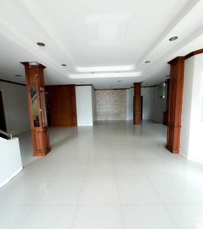 บ้านหลังใหญ่ ใกล้ห้างเซ็นทรัลเฟสฯ 2 นาที  ในโครงการ สันทรายปาร์ควิลล์ 2