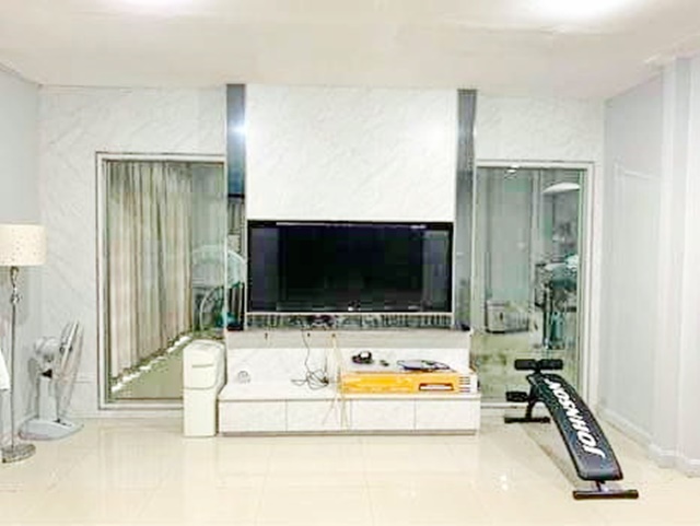 ให้เช่าคฤหาสน์ 2ชั้น 95 ตร.ว.รร สารสาสน์วิเทศไทรน้อย 800 ม. บางกรวย บ้านเดี่ยว 3นอน 3น้ำ นนทบุรี จากแจ้งวัฒนะ 300 ตร.ม.  แอร์ 6 ตัว