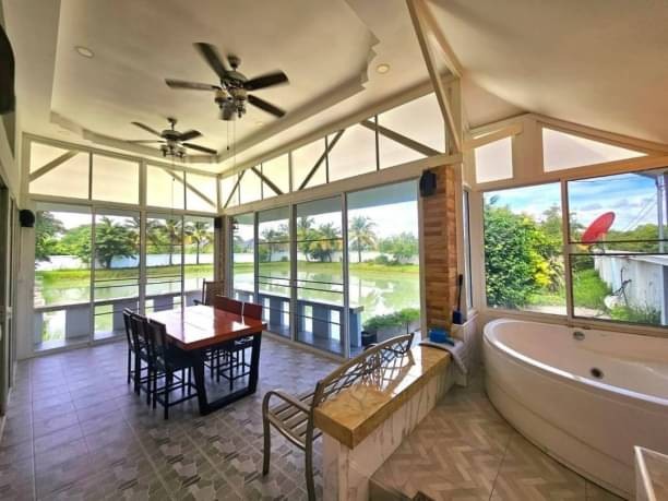 บ้านสวนร่มรื่น พร้อมบ่อปลาขนาดใหญ่ ขาย 10 ล้าน เนื้อที่ 1-0-200 ตรว. โซนหางดง เฟอร์นิเจอร์ครบ เหมาะสำหรับทำบ้านพักตากอากาศ ร้านอาหาร