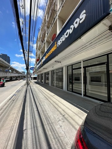 ให้เช่าตึกแถว 5 ห้อง ติดถนนรัตนาธิเบศร์ ใกล้ MRT ศูนย์ราชการนนทบุรี (ให้เช่าเฉพาะชั้นล่าง)