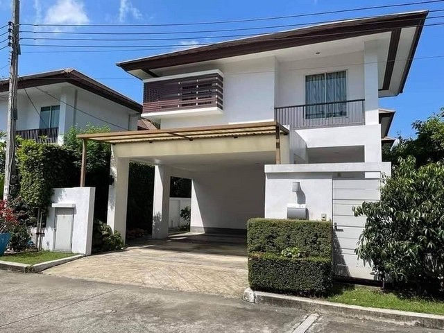 ขายบ้านเดี่ยว 2 ชั้น กรุงเทพกรีฑา ตกแต่งพร้อมเข้าอยู่  เข้าเมืองสะดวก ใกล้ ARL ทับช้าง เพียง 200 เมตร  ใกล้วงแหวนรอบนอก และ มอเตอร์เวย์ กรุงเทพ-ชลบุรี  โครงการหมู่บ้าน เนอวานา บียอนด์ ไลท์ พระราม9  ทำเล : ซ .กรุงเทพกรีฑา 32 -เนื้อที่ดิน 59.3 ตร.ว.  /   พื้นที่ใช้สอย 200 ตร.ม. -3 ห้องนอน 3 ห้องน้ำ 2จอด -ระเบียงในสวน พร้อมบ่อน้ำพุ  ใกล้:  Airport Link บ้านทับช้างตลาดกรุงเทพกรีฑา. โรงพยาบาลสมิติเวช