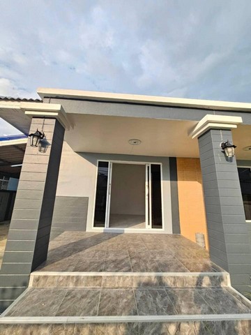 ขายบ้านเดี่ยว 1 ชั้น ตกแต่งใหม่หมู่บ้านนวลผ่องอยุธยาต.ศาลาลอย อ.ท่าเรือ จ.อยุธยา2 ห้องนอน 1 ห้องน้ำ1 ห้องรับแขก 1 ห้องครัวใหญ่1 ครัวเปิด 2 ที่จอดรถเนื้อที่ 80 ตารางวา แปลงมุมตกแต่งใหม่ทั้งหลังเข้าอยู่ได้เลยถนนหน้าโครงการกว้าง 8 เมตรทำเลดี- ติดอบต.ศาลาลอย- ใกล้วัดศาลาลอย- ใกล้โรงเรียนวัดศาลาลอย- ใกล้วัดศาลาลอย- ใกล้โรงพยาบาลส่งเสริมสุขภาพตำบลศาลาลอย- ใกล้วัดหลวง