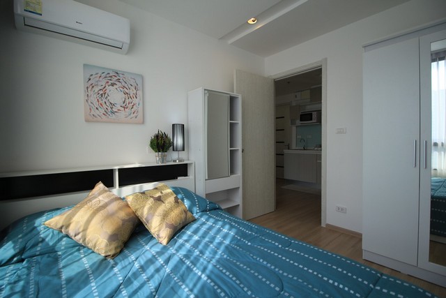 ให้เช่าคอนโด Artemis Sukhumvit 77 อ่อนนุชรายละเอียด- แบบ 1 นอน 1 น้ำ- ชั้น 16 วิวสระ สงบ ร่มรื่น- ขนาด 29.72 ตรม.- เฟอร์ครบ พร้อมอยู่- ราคา 13,000 บาท*สนใจเช่าคุยราคากันได้ค่ะสถานที่ใกล้เคียง1. BTS อ่อนนุช2. Wells International School3. Big C อ่อนนุช, Paradise Park, Seaconsquare************************โทร เอื้อ 092-328-7914Line id: aeroaur************************#ArtemisSukhumvit77 #อาร์ทีมิส #เช่าด่วน #เช่าถูก #คอนโดใกล้รถไฟฟ้า #คอนโดอ่อนนุช #Artemis #คอนโดใกล้BTSอ่อนนุช #สุขุมวิท